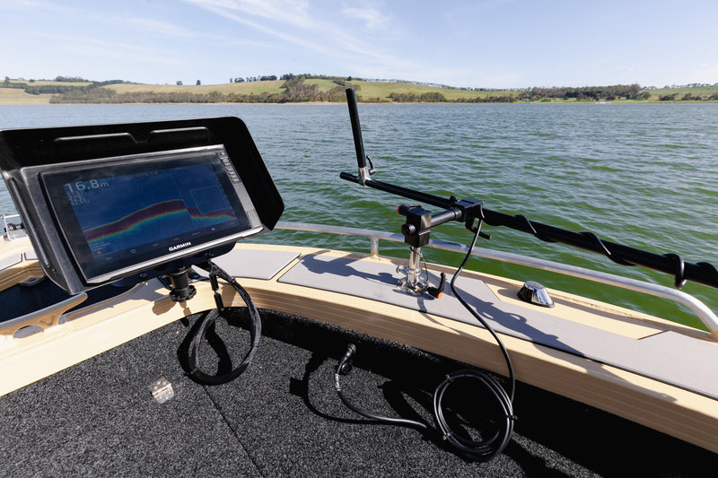 Load image into Gallery viewer, Garmin LiveScope Plus 12" Complete Fishing Bundle
